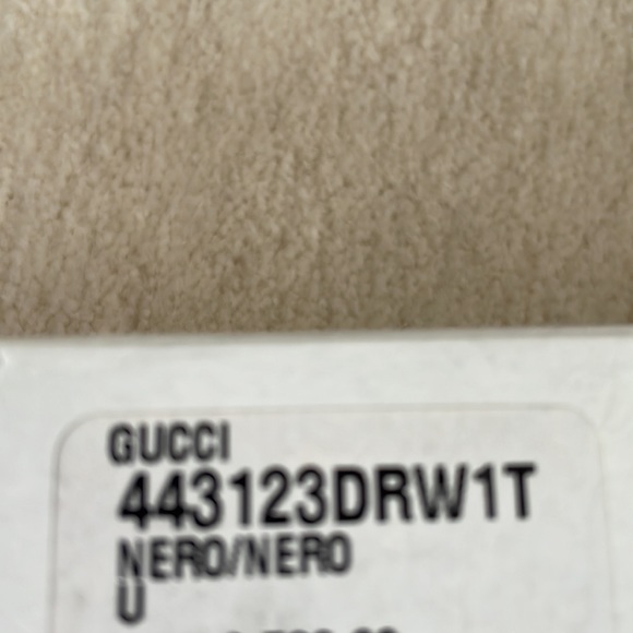 GUCCI MARMONT all around top zip wallet. - Picture 13 of 16